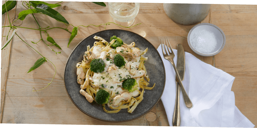 Home-Fettuccine-Plated-598-4.png